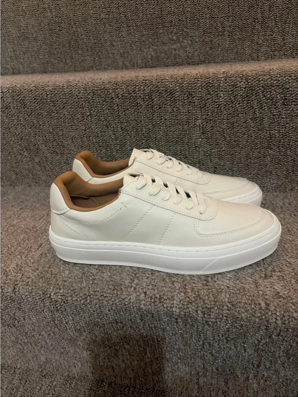 Call It Spring Men's Cream and Tan Low-Top Sneakers